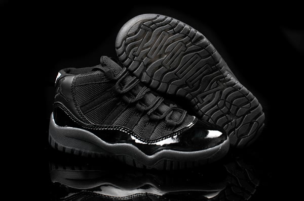 retro 11s all black